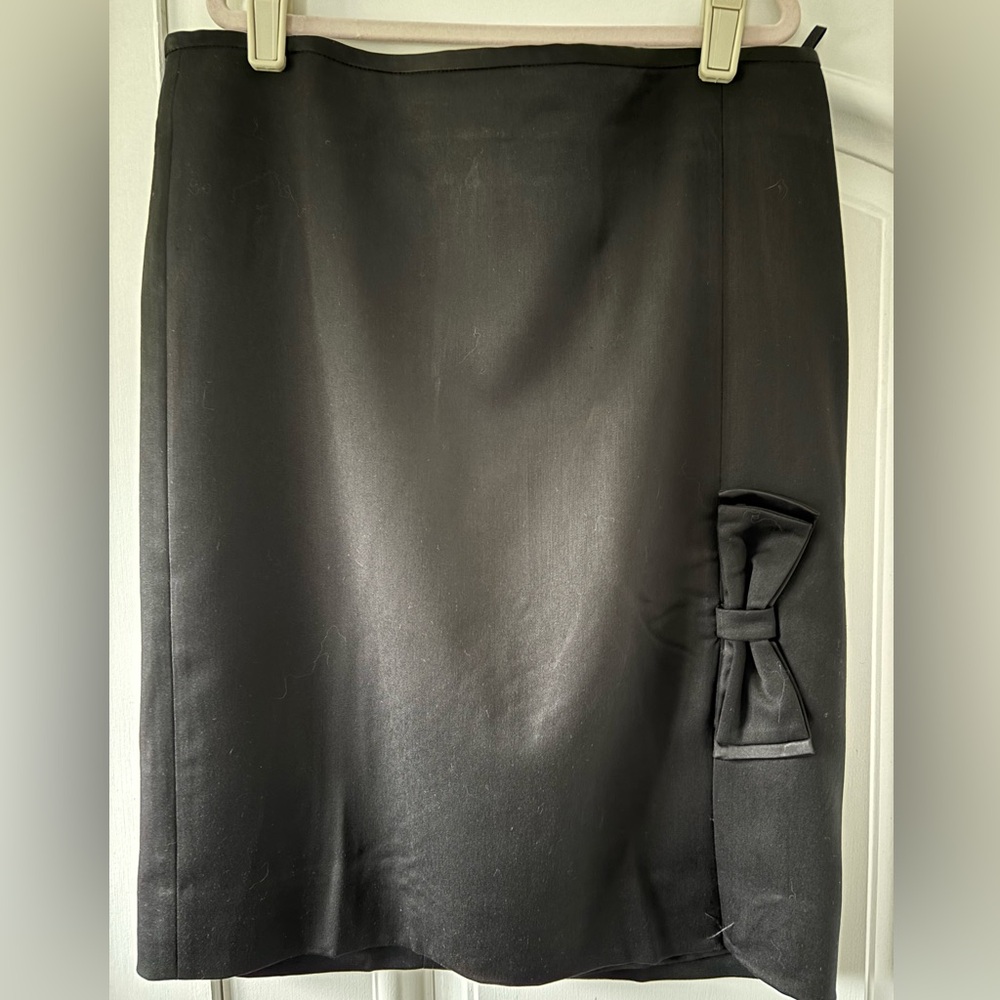 White House Black Market Front Slit, Bow accent Black Pencil Skirt Sz 8